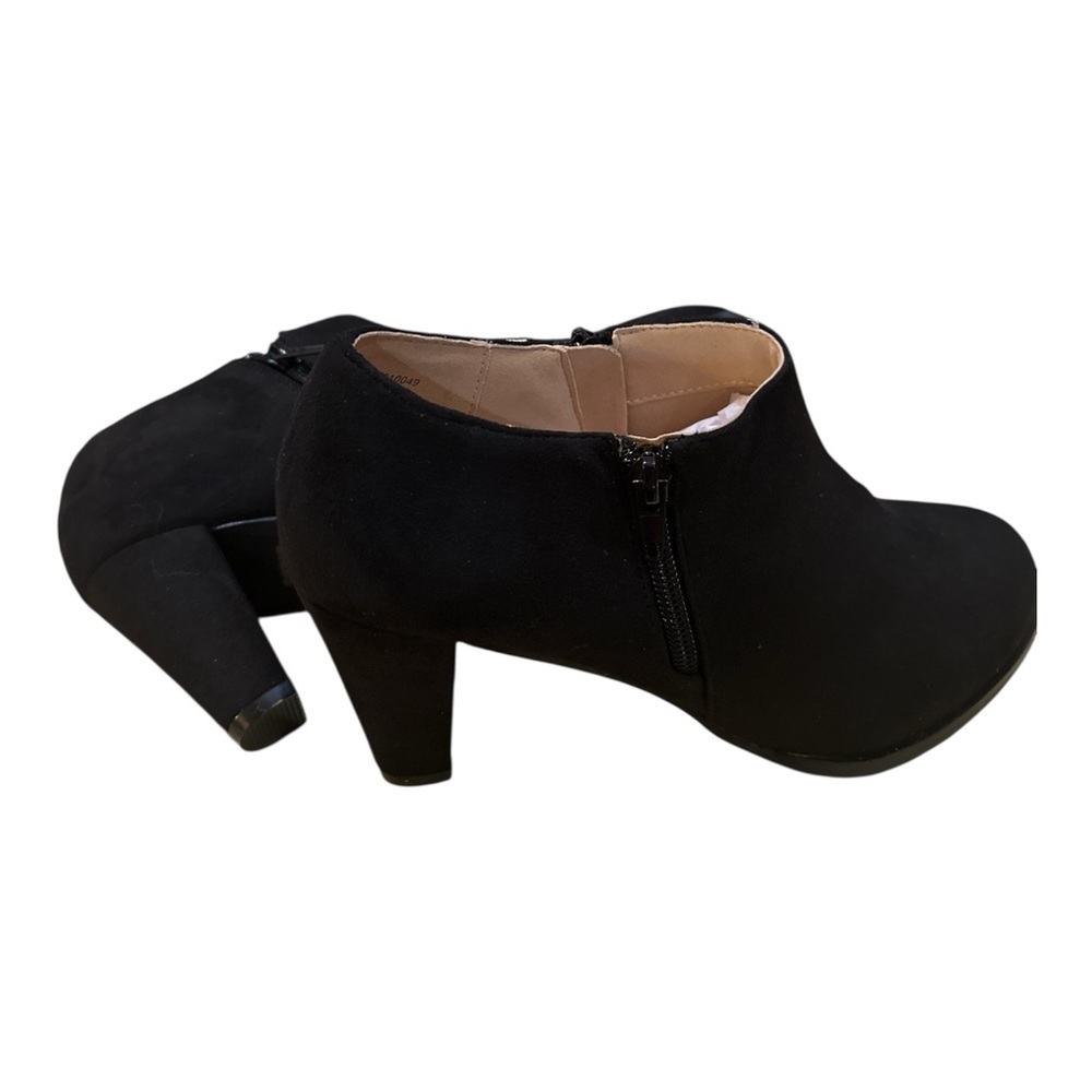 Journee Collection Black Ankle Booties - Picture 6 of 12